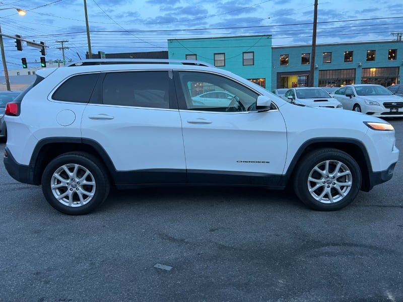 Jeep Cherokee 2014 price $8,990