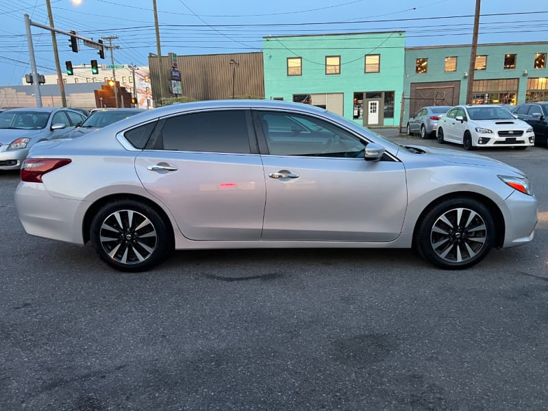 Nissan Altima 2018 price $8,990