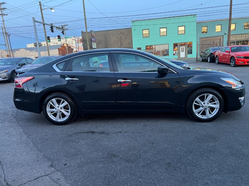 Nissan Altima 2015 price $10,490