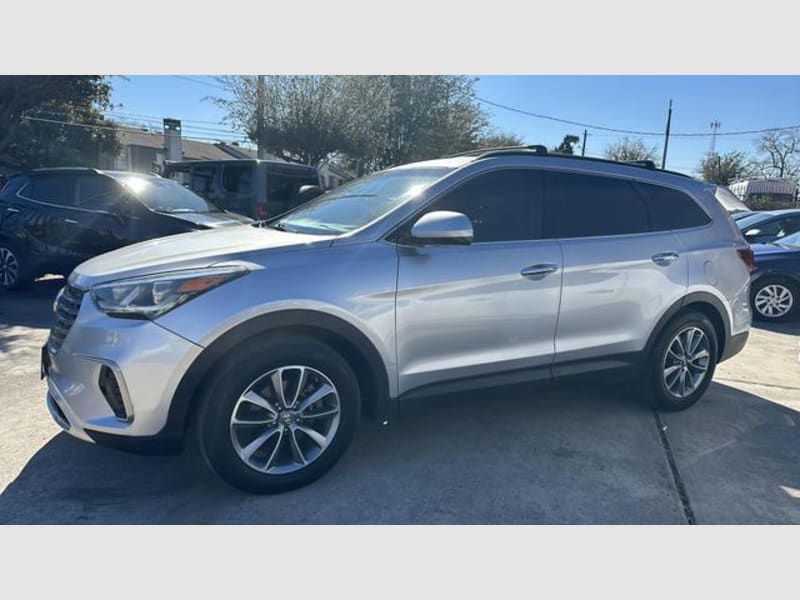 Hyundai Santa Fe 2018 price $18,995