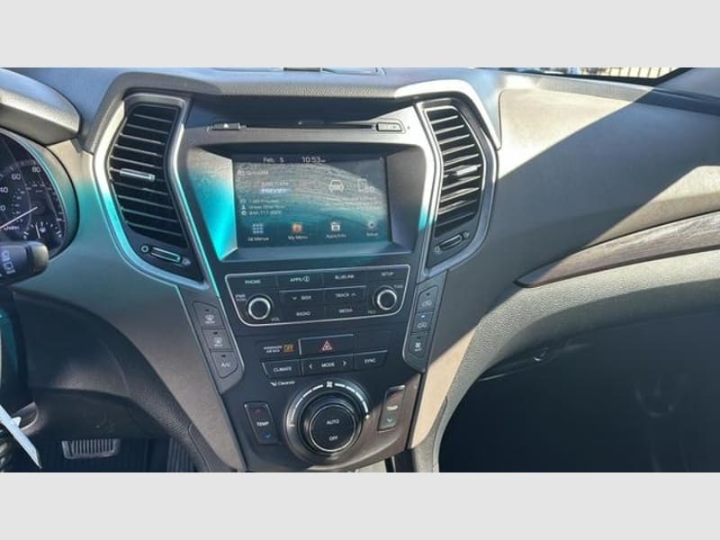 Hyundai Santa Fe 2018 price $18,995