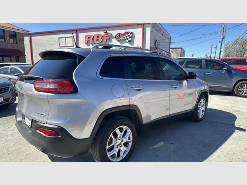 Jeep Cherokee 2018 price $17,995