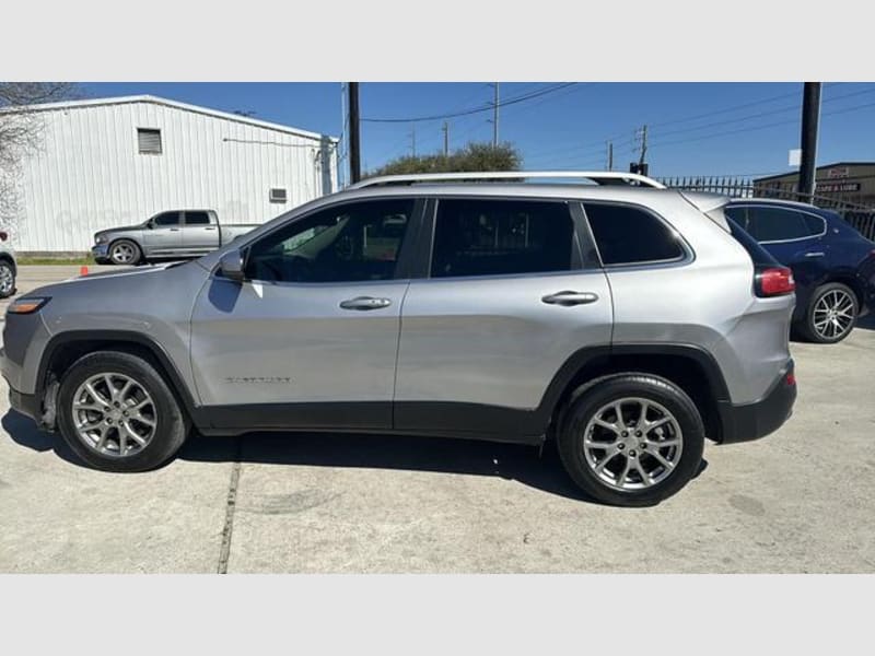 Jeep Cherokee 2018 price $17,995