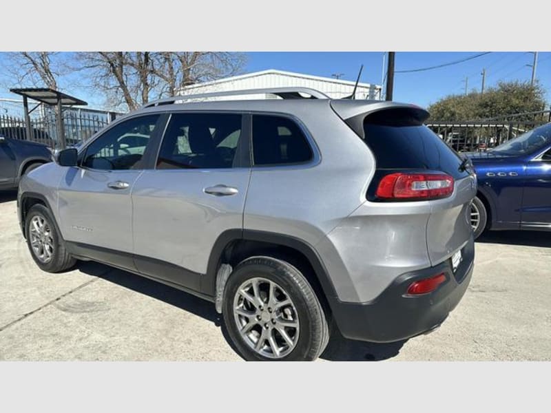 Jeep Cherokee 2018 price $17,995