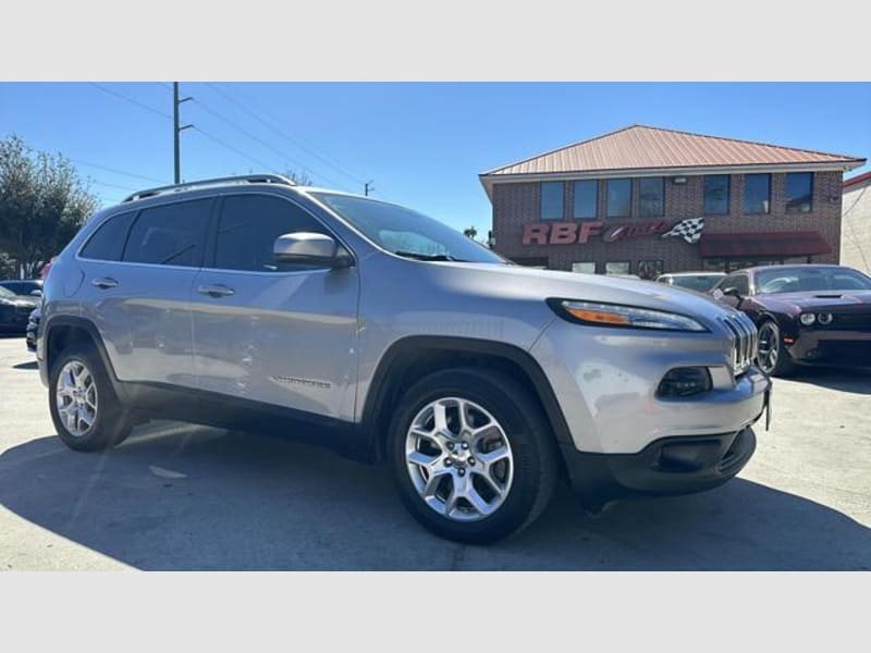 Jeep Cherokee 2018 price $17,995