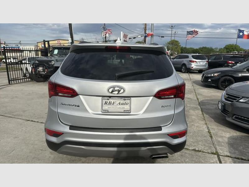 Hyundai Santa Fe Sport 2018 price $17,995