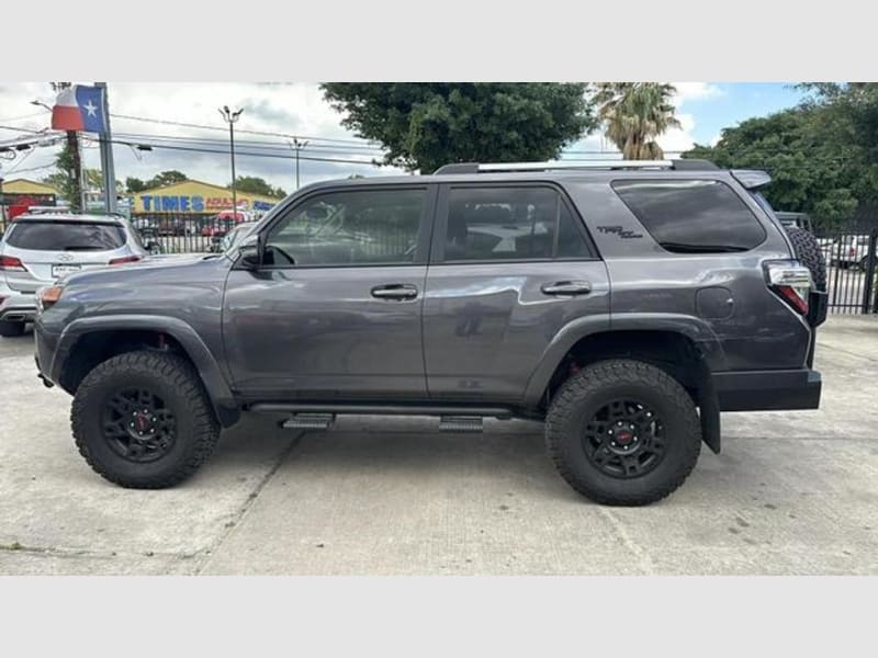 Toyota 4Runner 2018 price $36,995