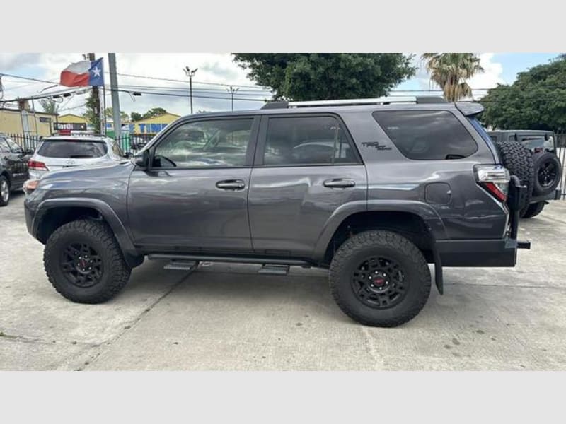 Toyota 4Runner 2018 price $36,995