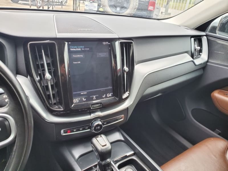 VOLVO XC60 2019 price $22,959