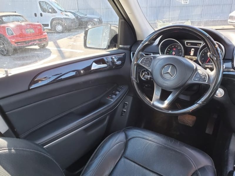 MERCEDES BENZ GLS550 2018 price $33,200