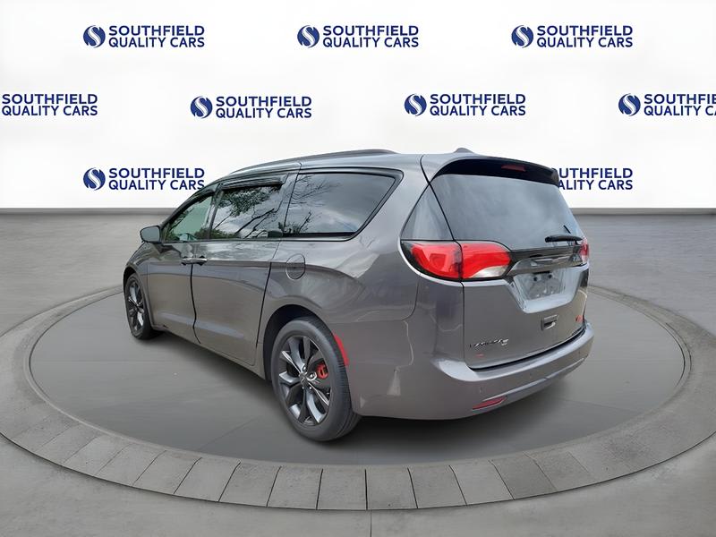 CHRYSLER PACIFICA 2019 price $18,885