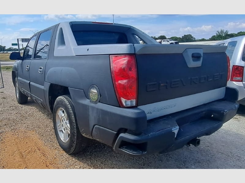 CHEVROLET AVALANCHE 2002 price $7,500