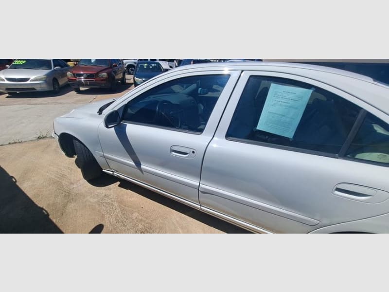 VOLVO S60 2005 price $1,900 Down