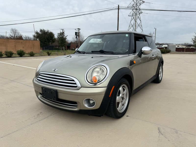 Mini Cooper Hardtop 2007 price $7,500