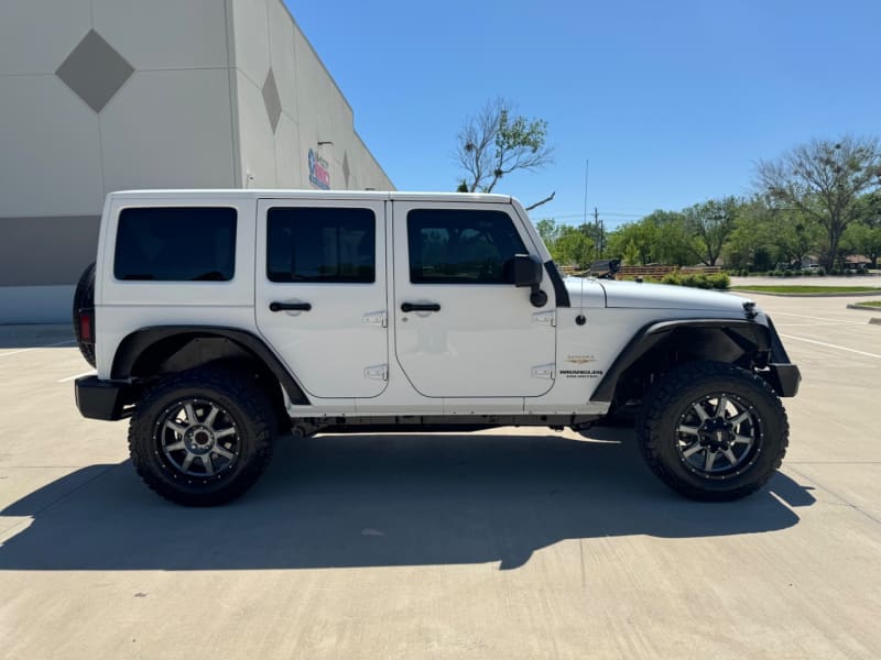 Jeep Wrangler Unlimited 2014 price $17,450