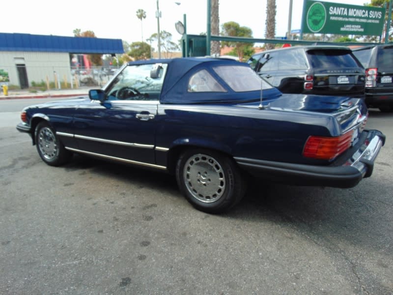 Mercedes-Benz 560 Series 1989 price $15,995