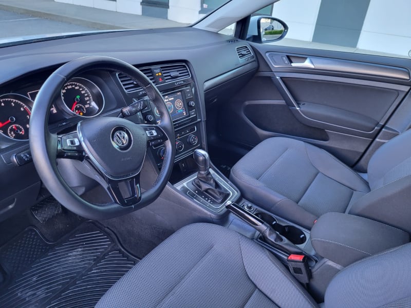 Volkswagen Golf 2018 price $18,999