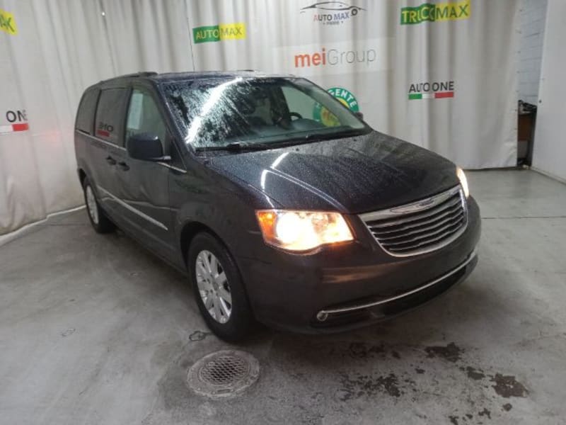 Chrysler Town & Country 2014 price $0