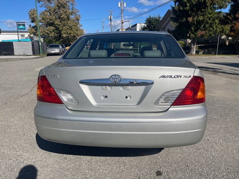 Toyota Avalon 2000 price $4,800