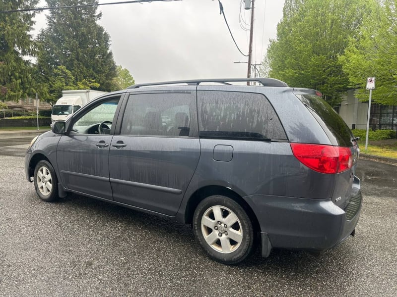 Toyota Sienna 2006 price $6,800