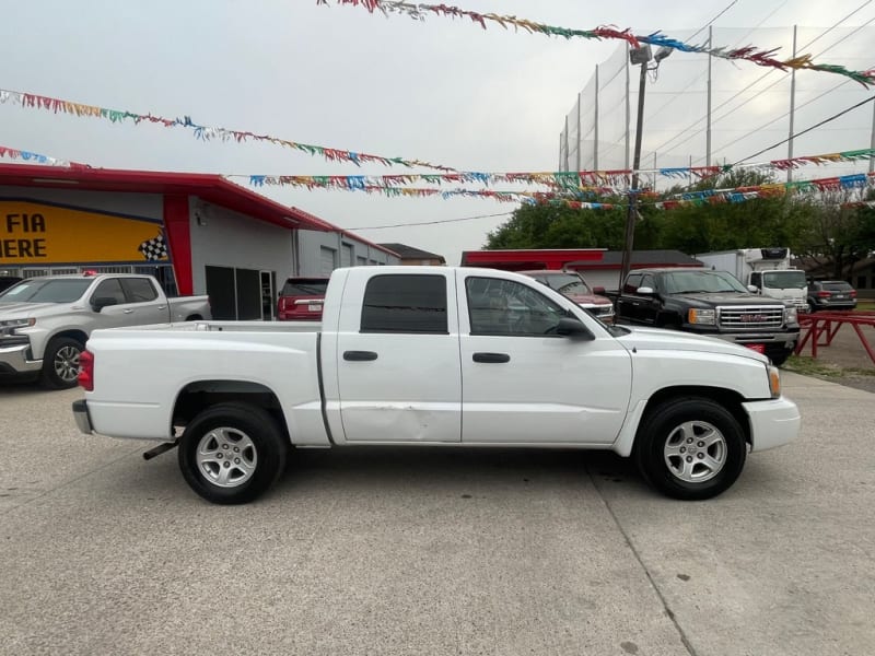 DODGE DAKOTA 2006 price $8,500