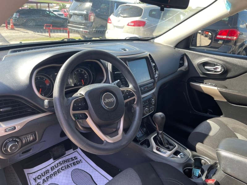 JEEP CHEROKEE 2018 price $17,500