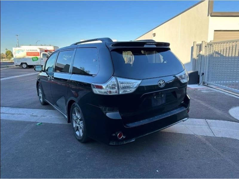 Toyota Sienna 2014 price $15,999