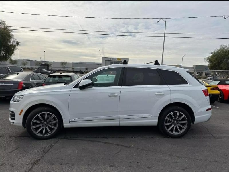 Audi Q7 2018 price $23,999