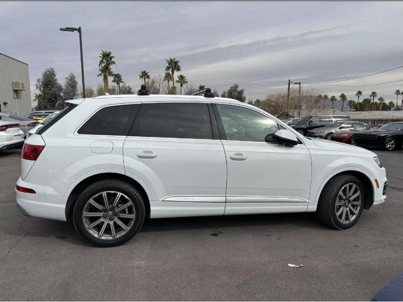 Audi Q7 2018 price $23,999