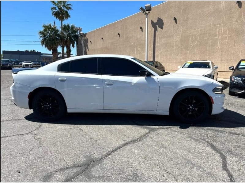 Dodge Charger 2018 price $18,999