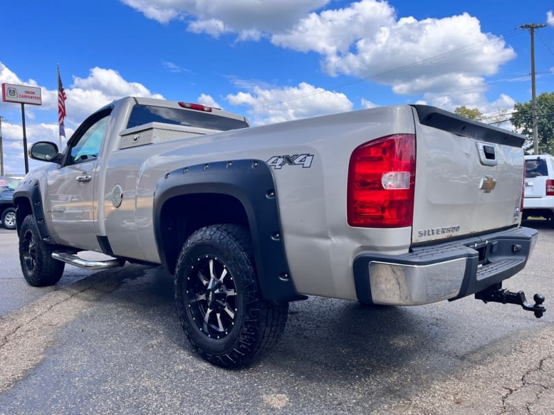 CHEVROLET SILVERADO 4X4 2007 price $8,995