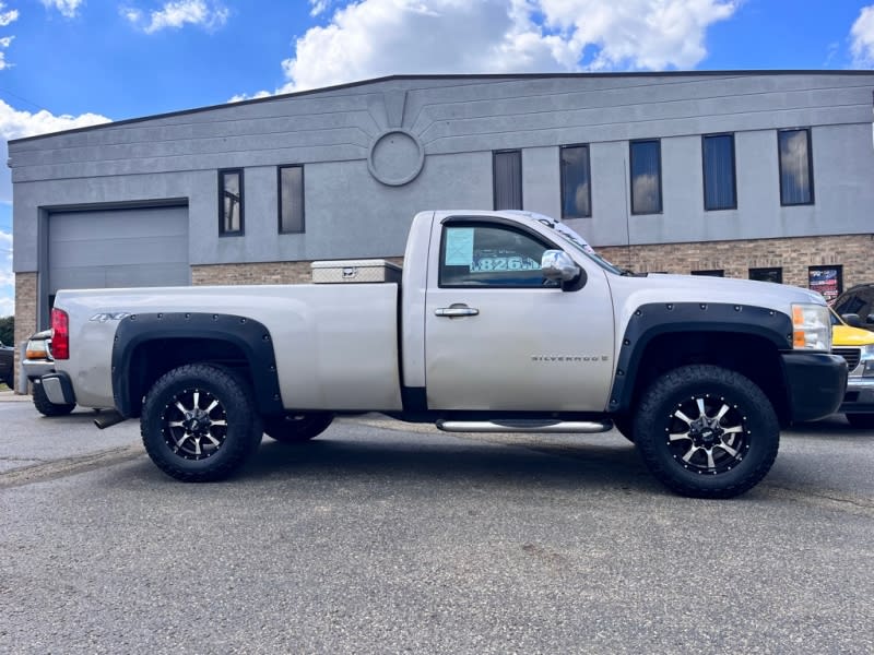 CHEVROLET SILVERADO 4X4 2007 price $8,995