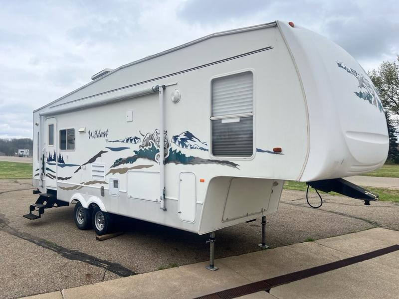 FOREST RIVER WILDCAT CAMPER 2005 price $10,995