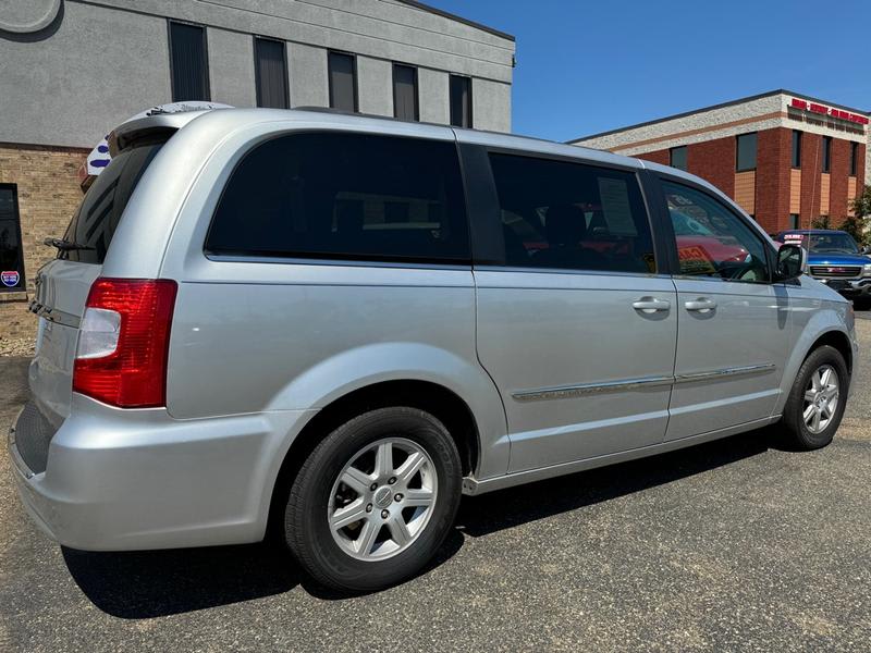 CHRYSLER TOWN & COUNTRY 2011 price $6,999