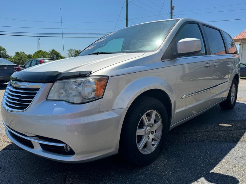 CHRYSLER TOWN & COUNTRY 2011 price $6,999