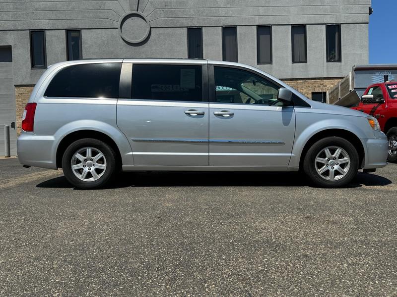 CHRYSLER TOWN & COUNTRY 2011 price $6,999