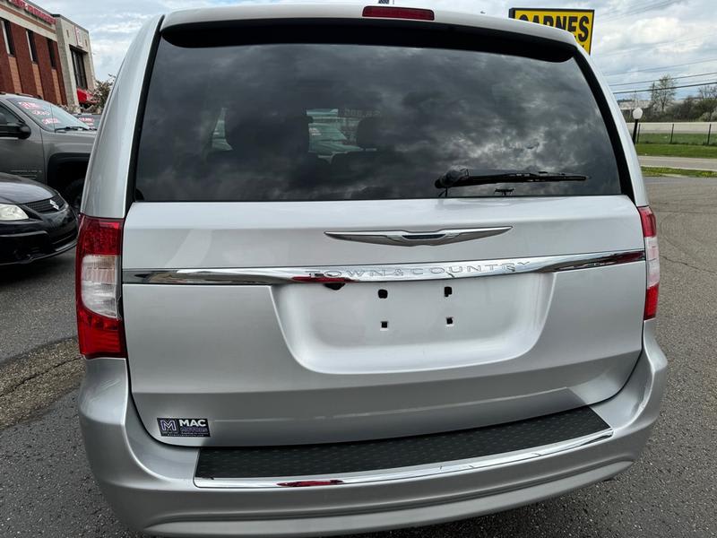 CHRYSLER TOWN & COUNTRY 2011 price $6,999