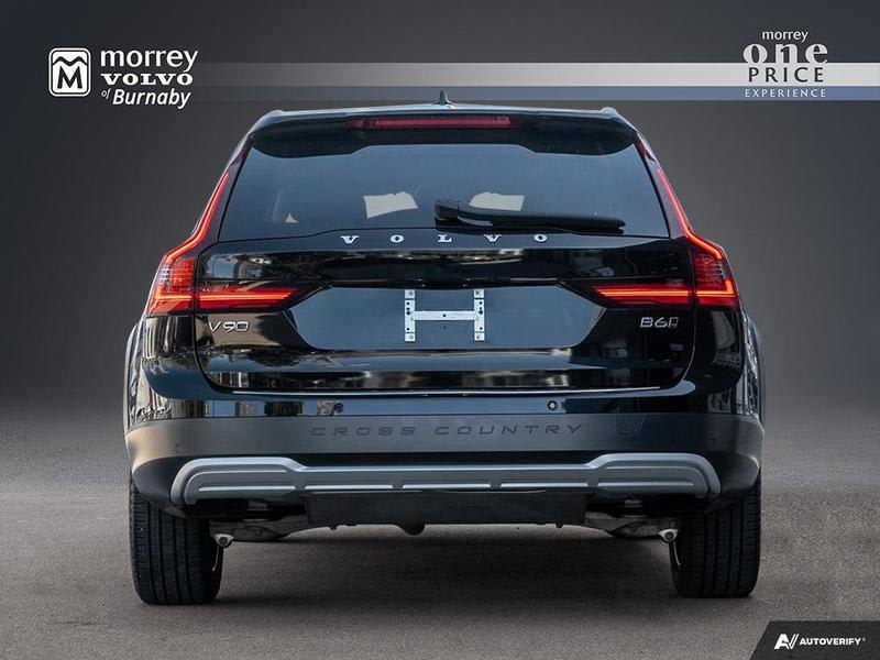 Volvo V90 Cross Country 2022 price $52,800