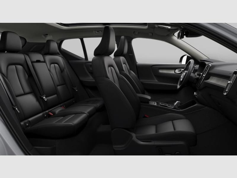 Volvo XC40 2024 price $56,164