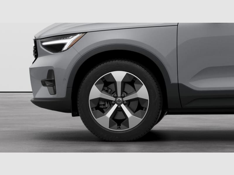 Volvo XC40 2024 price $56,164