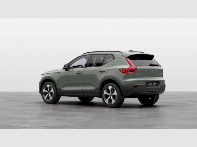 Volvo XC40 2024 price $56,746