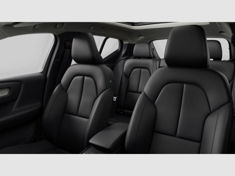 Volvo XC40 2024 price $58,280