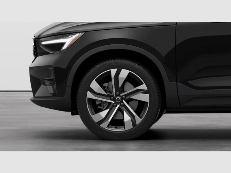 Volvo XC40 2024 price $55,414