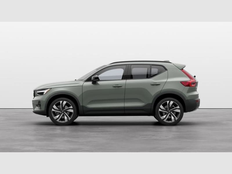 Volvo XC40 2024 price $56,541