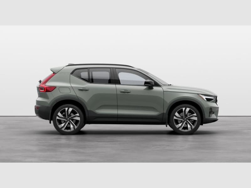 Volvo XC40 2024 price $54,189