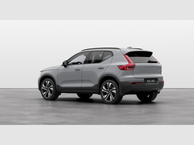 Volvo XC40 2024 price $56,541