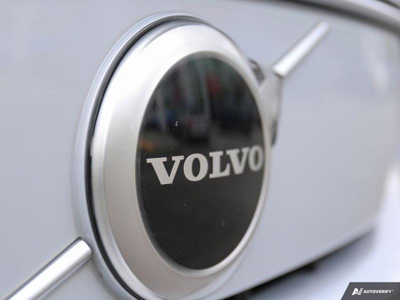 Volvo XC40 2021 price $50,575