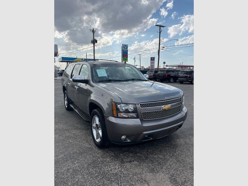 CHEVROLET SUBURBAN 2012 price $9,999