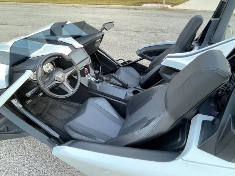 POLARIS SLINGSHOT 2019 price $18,999