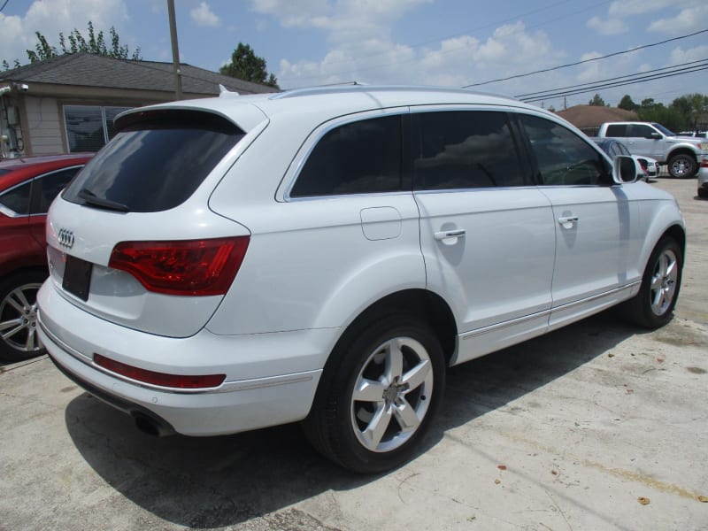 Audi Q7 2013 price $9,900